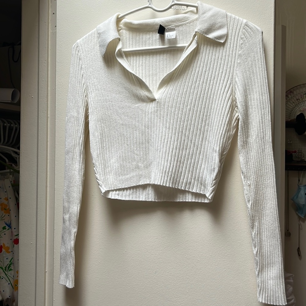 H&M long sleeve cropped collared shirt size S, clean aesthetic